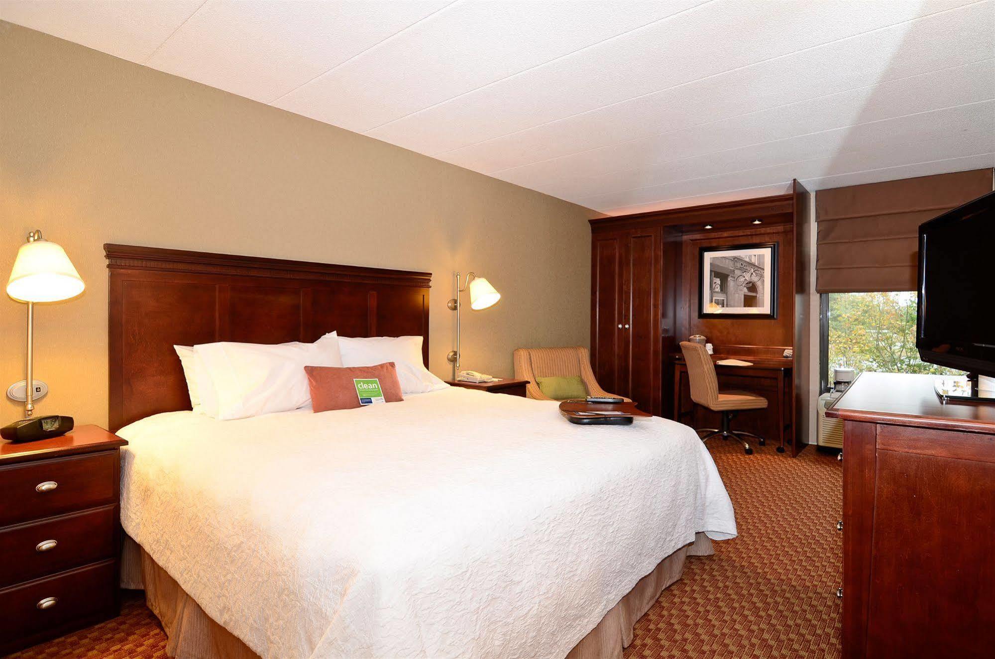 Hampton Inn Fall River/Westport North Westport Exteriör bild